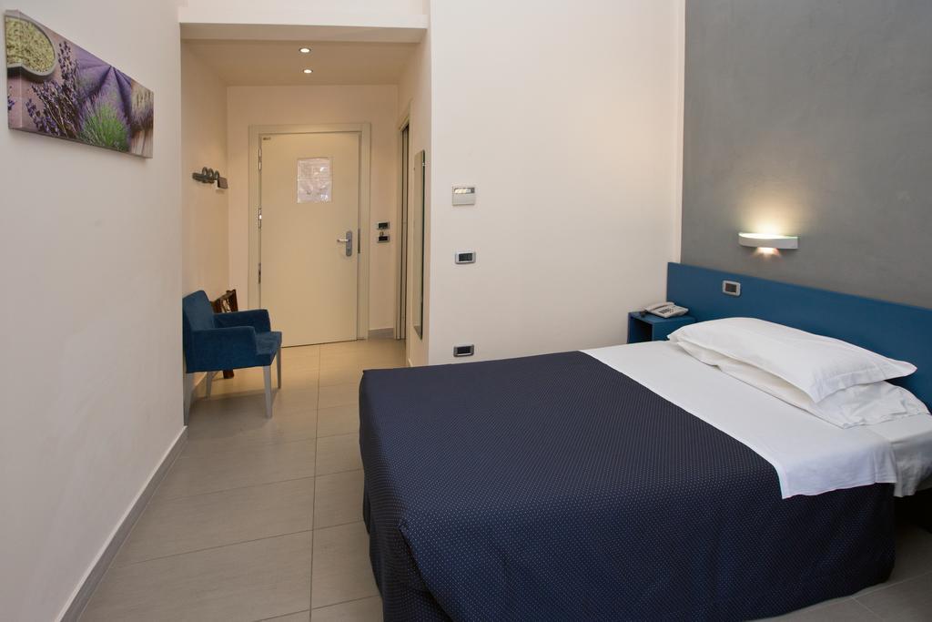 Hotel Kursaal Bb Salsomaggiore Terme Værelse billede